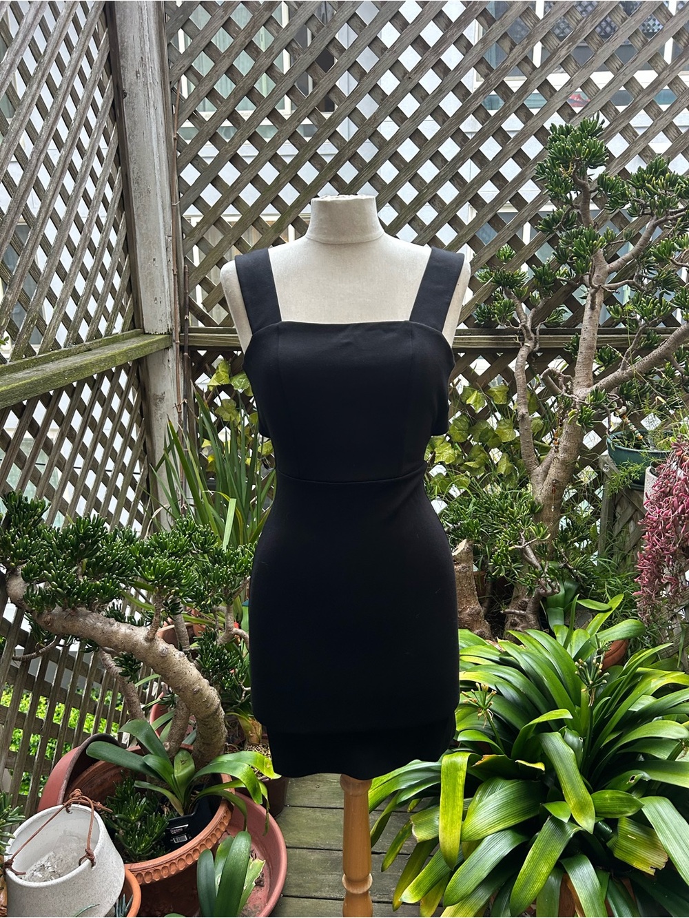 French Connection Black Square-Neck Mini Dress Size 0. NWOT
